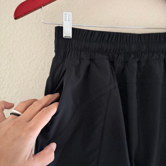 Lululemon Tracker Short V in black - Picture 8 of 8